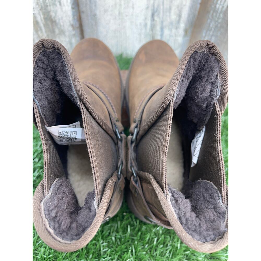 UGG Women's Classic Glen Short Chocolate Leather Boot Size Women's 7 - Picture 5 of 7